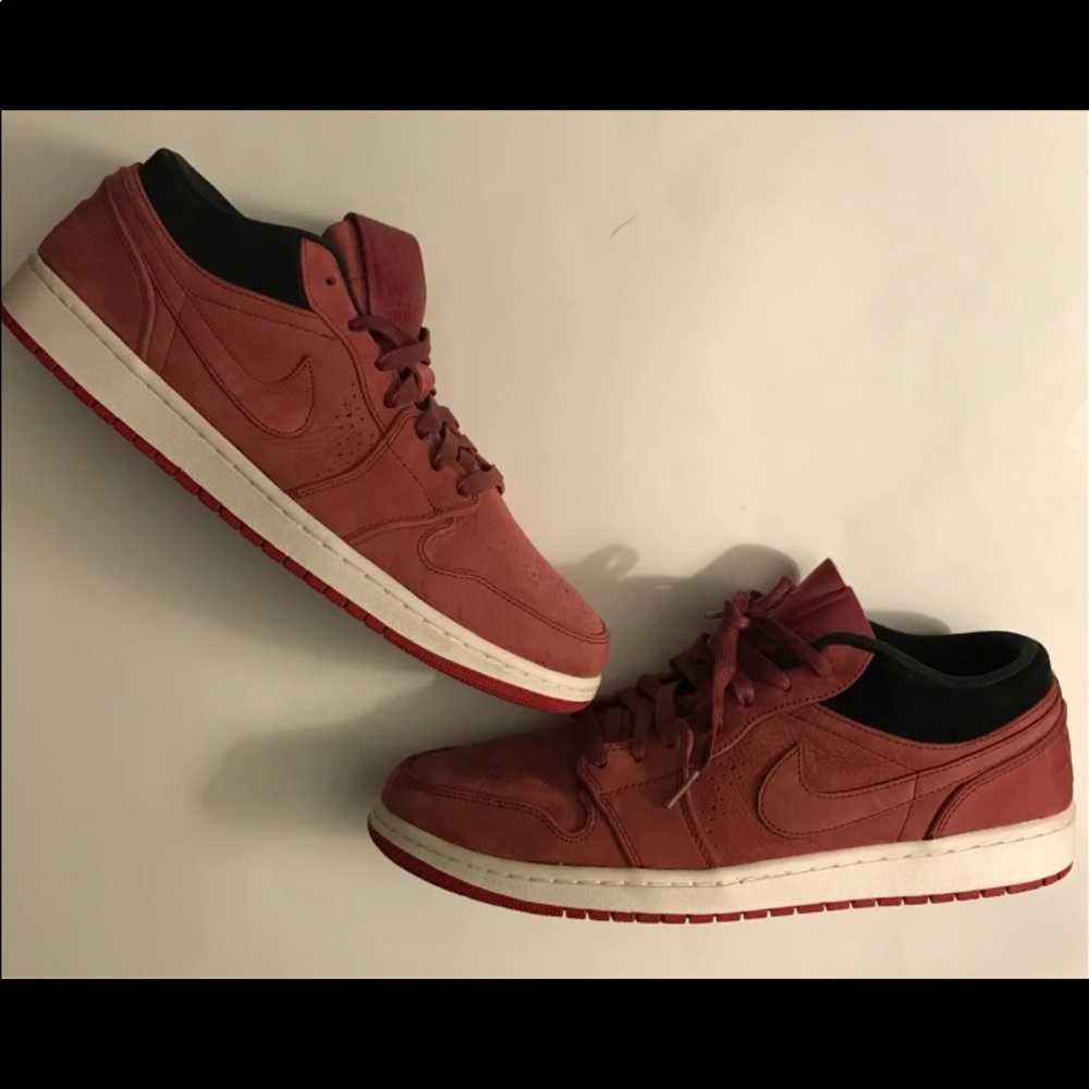 Jordan 1 Retro “Nouveau “Circa 2013